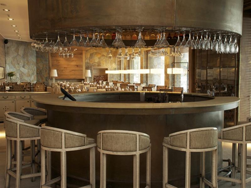 Radisson Hotel Puerto Varas Exterior photo The bar at the restaurant
