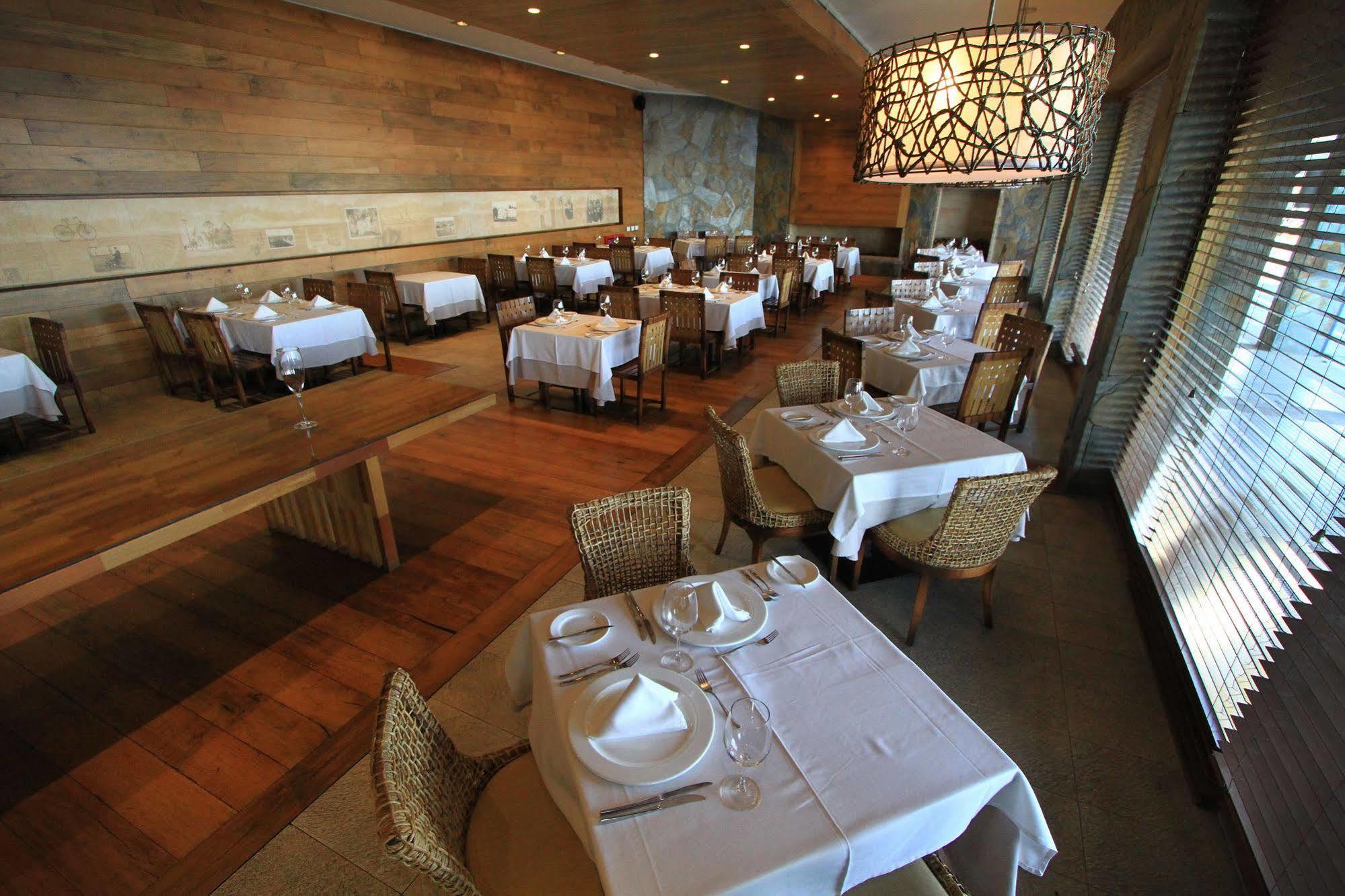 Radisson Hotel Puerto Varas Exterior photo Interior of the restaurant