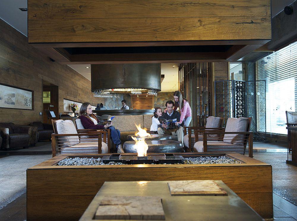 Radisson Hotel Puerto Varas Exterior photo The lobby of the hotel